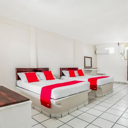 Oyo Hotel Jaguar Канкун Екстериор снимка