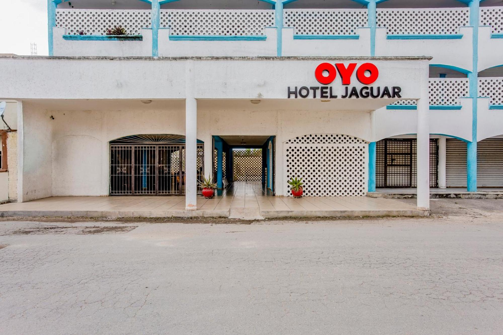 Oyo Hotel Jaguar Канкун Екстериор снимка