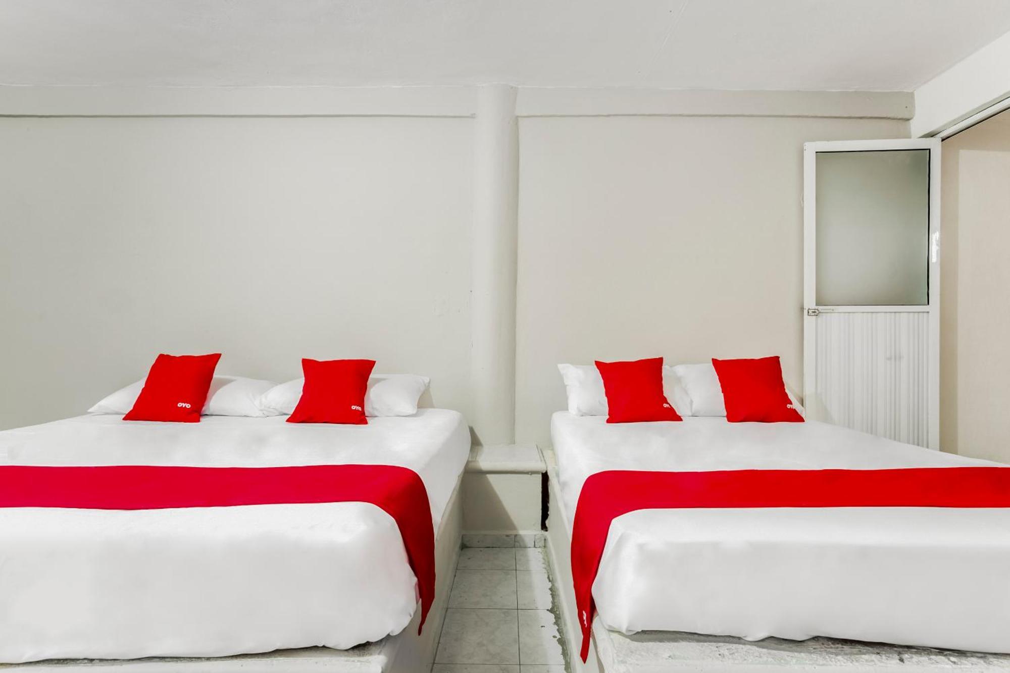 Oyo Hotel Jaguar Канкун Екстериор снимка