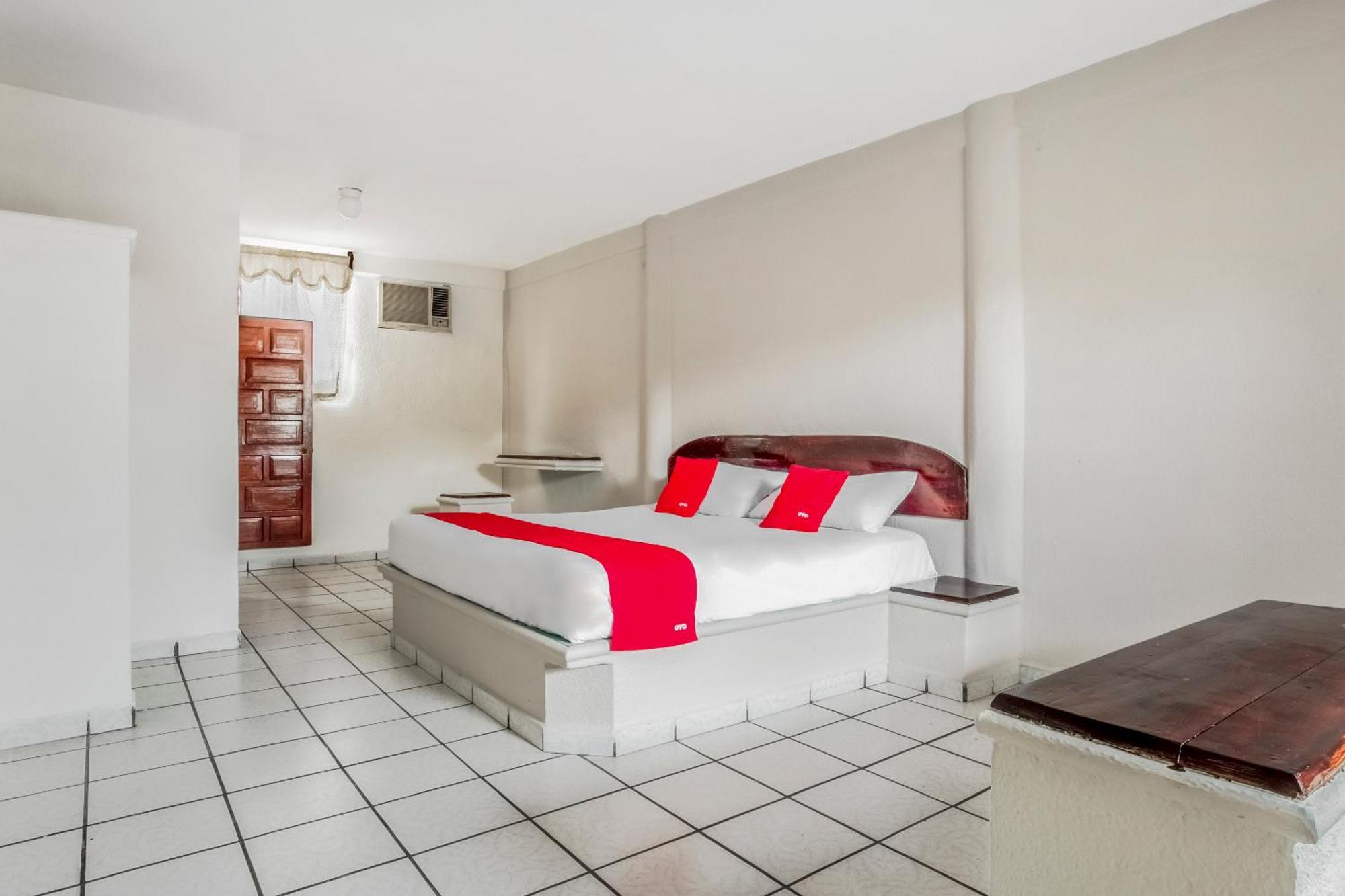 Oyo Hotel Jaguar Канкун Екстериор снимка