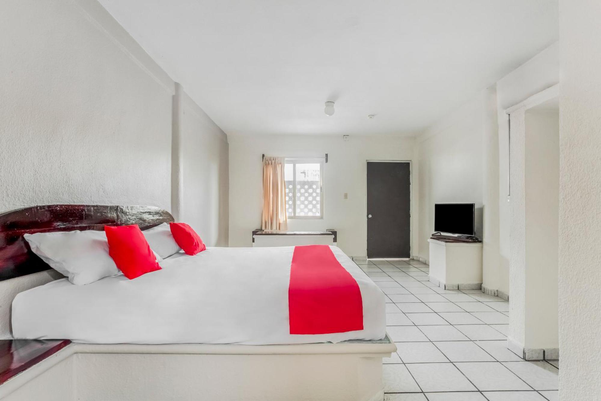 Oyo Hotel Jaguar Канкун Екстериор снимка